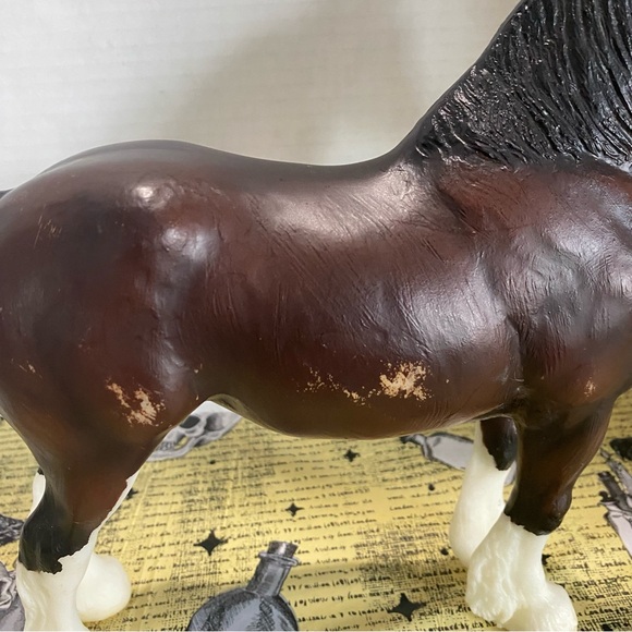 Breyer TSC 2018 80th Anniversary Special Run- Alba Clydesdale Mare Collectible ￼ - Picture 5 of 9